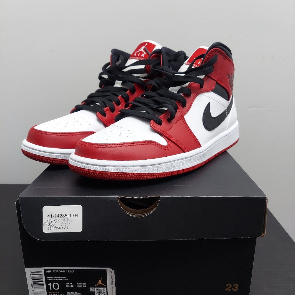 Jordan 1 Mid Chicago